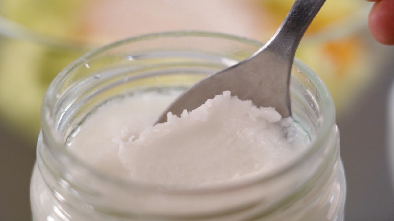 Avocado Oil vs. Coconut Oil: Which Is Healthier?