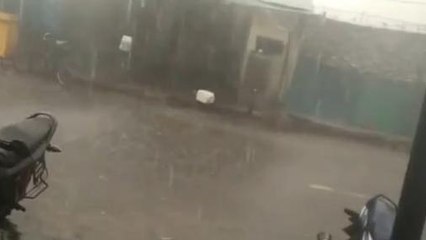दमोह: मौसम ने बदला मिजाज बारिश का दौर जारी, जनजीवन अस्त व्यस्त