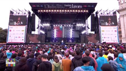 Concerto 1 maggio, Ambra commossa per Lorenzo: "Morto di lavoro" - Video
