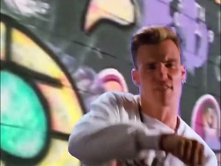 Vanilla Ice - Ice Ice Baby 🎤 Official Music Video