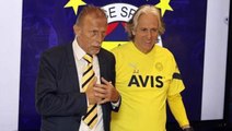 Fenerbahçe antrenmanını ziyaret eden efsane hoca Daum'dan takıma şampiyonluk konuşması