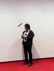 Studente mangia la banana-installazione di Cattelan al museo: avevo fame