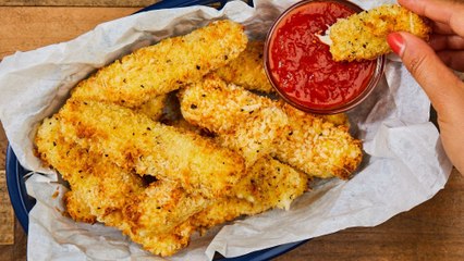 The Best Way To Make Crispy Mozzarella Sticks? It's All In The Air Fryer