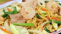Seafood Yakisoba Noodles Recipe (Stir-Fried Noodles with Shrimp Squid and Pork)  - Cooking with Dog