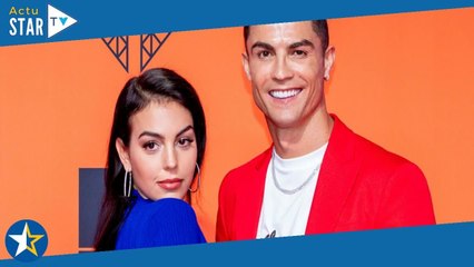 Скачать видео: Cristiano Ronaldo fait taire les rumeurs de séparation avec Georgina Rodriguez grâce à cette adorabl