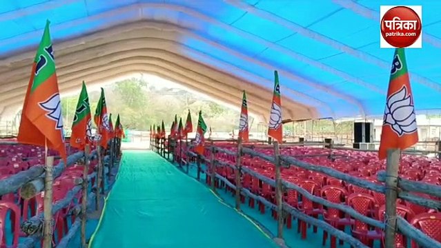 Jhansi News : भगवा रंग में रंगा जनसभा स्थल, CM के आने से पहले मौसम हुआ खराब