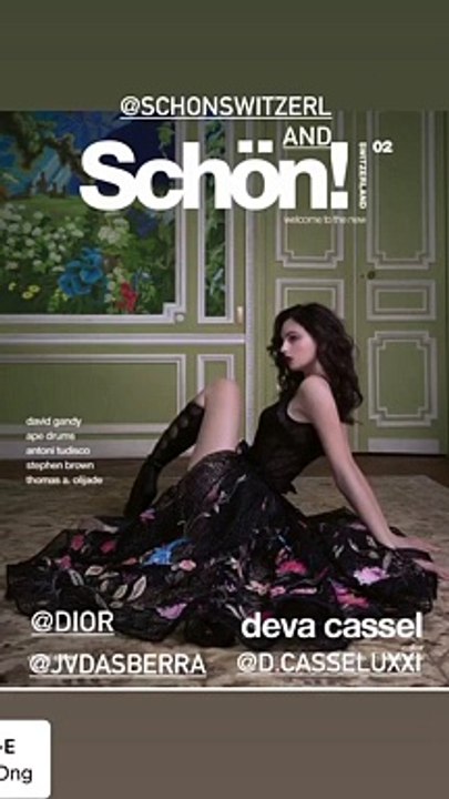 Dans une seconde story, Monica Bellucci a partagé une autre photo de sa fille prise par le magazine, sur laquelle on remarque cette-fois qu'à la robe est attachée une longue traîne aux motifs fleuris.Monica Bellucci fière de sa fille Deva, Instagram.