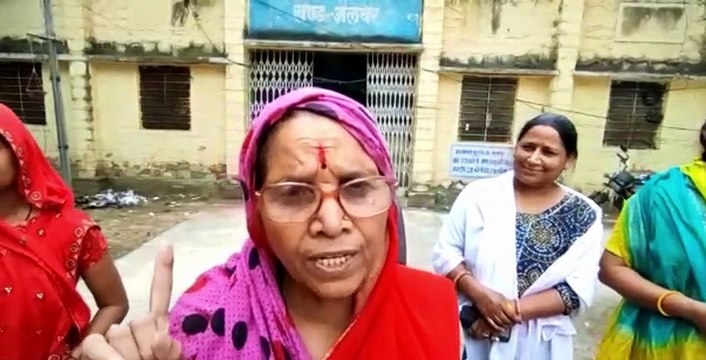 पानी नहीं आता लेकिन वोट मांगने आ जाते है,देखे वीडियो