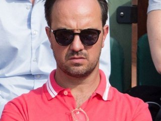 "C'était très dur..." : Jarry en pleurs, l'humoriste craque en pleine émission radio lorsqu'il évoque son passage dans "Rendez-vous en terre inc...