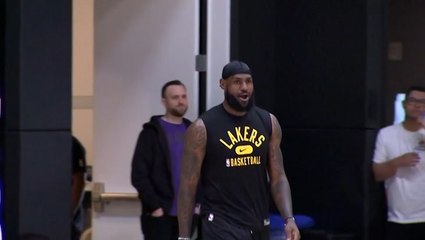 Watch: LeBron James nails half-court, no-look shot in Lakers practice