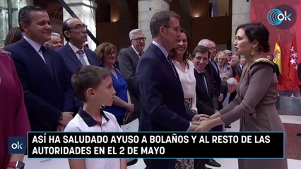 Así ha saludado Ayuso a Bolaños y al resto de las autoridades en el 2 de Mayo