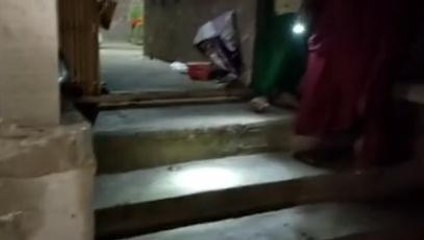 বোমের আঘাতে উড়ে গেল হাত, এলাকায় ব্যাপক উত্তেজনা