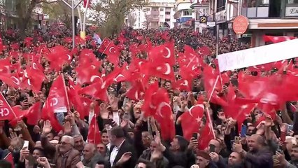Kemal Kılıçdaroğlu: "Birileri Paraları Götürecek, Manhattan'da Gökdelenler Dikecek, Clay'in Çiftçiliğini Alacak, Bay Kemal de Bunu Seyredecek.