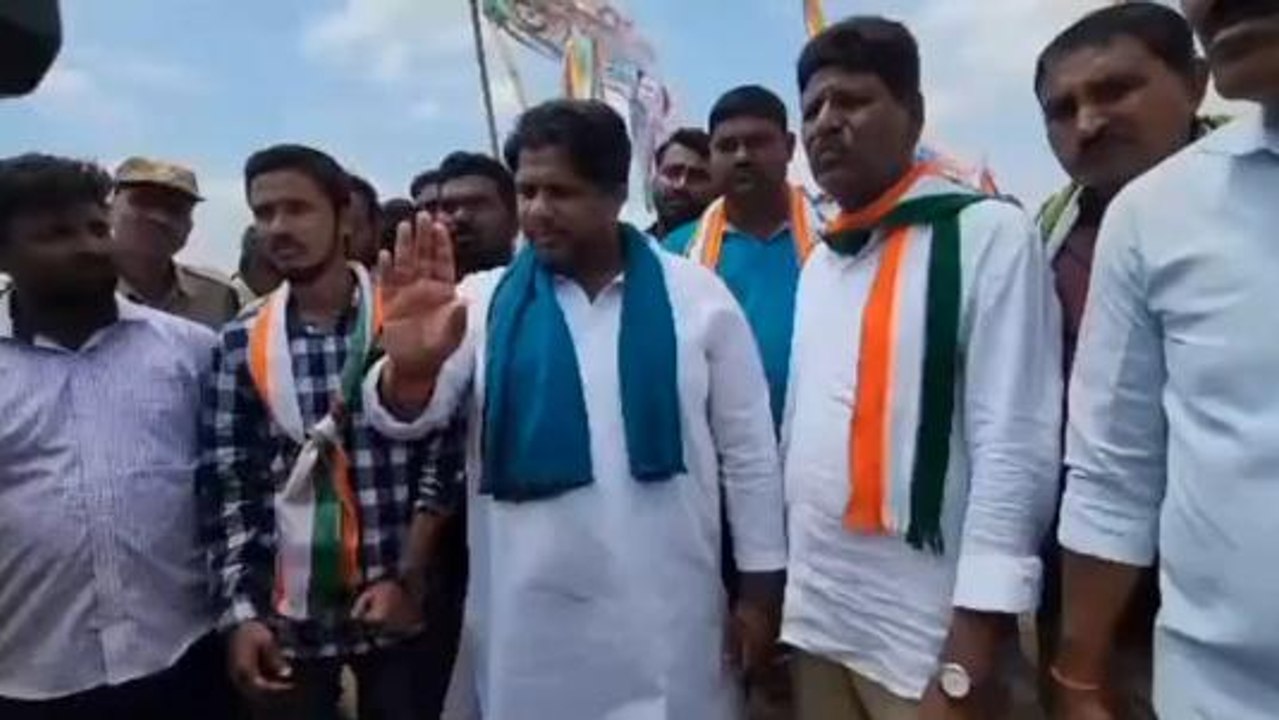 కరీంనగర్: గంగులకు షాకిచ్చిన కాంగ్రెస్ నాయకులు