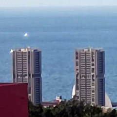 Se ilumina una de las torres de Santa Cruz de Tenerife