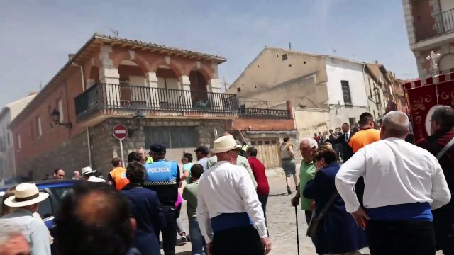 Explota el carro de los cohetes durante la procesión de San Segundo (Ávila)