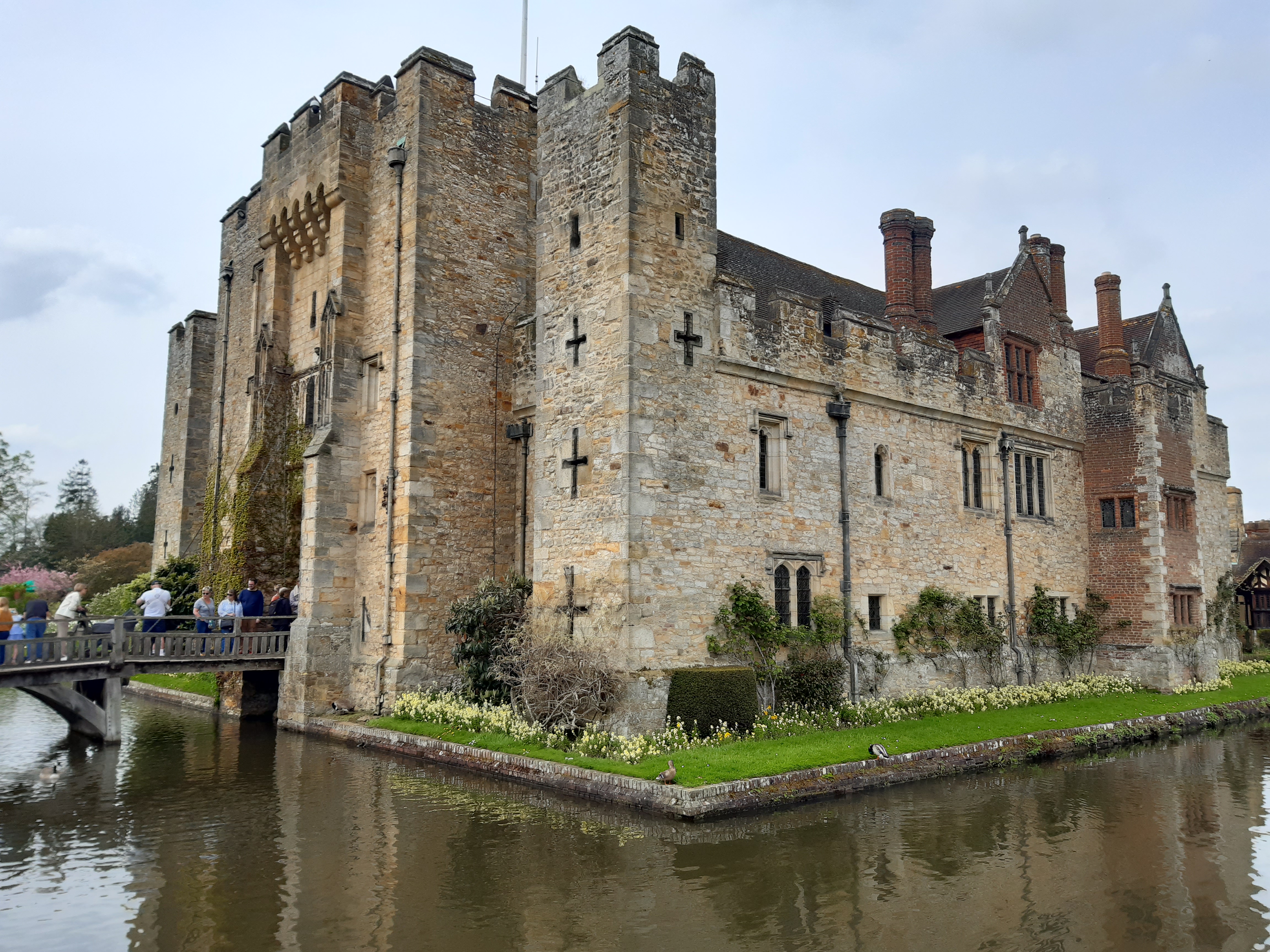 Sussex columnist visits Hever Castle – childhood home of Anne