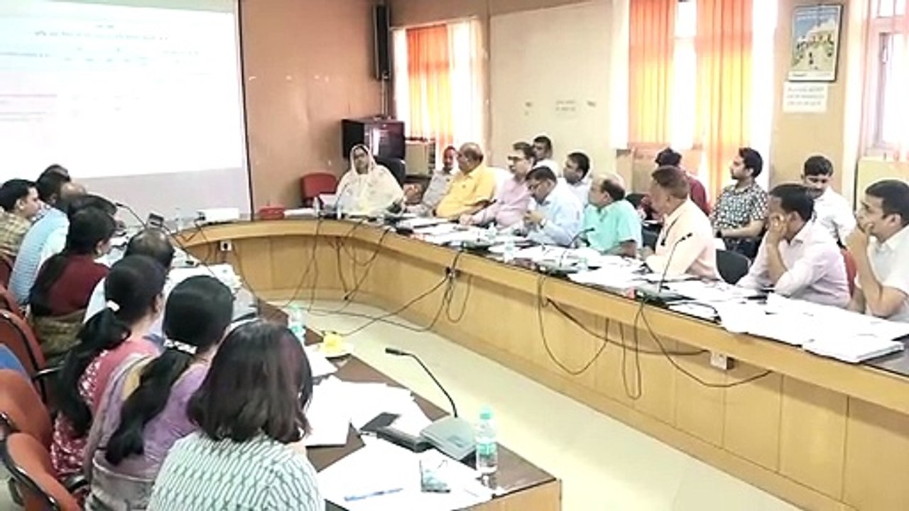 समग्र शिक्षा अभियान की समीक्षा बैठक-  रिक्त पदो...