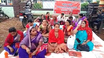 आशा-उषा सहयोगी एकता यूनियन की हड़ताल का 46 वे दिन के अंर्तगत क्रमिक भूख हस्ताल के अंतिम दिन किया प्रदर्शन