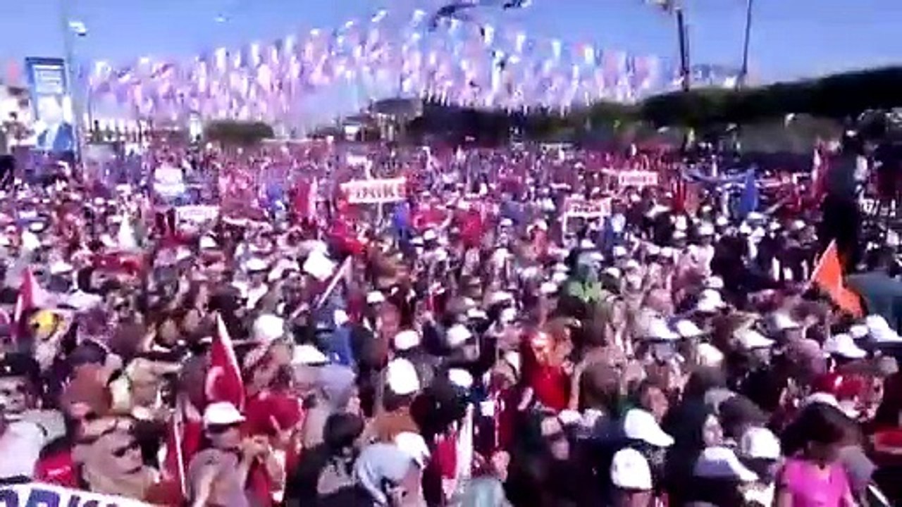 Erdoğan: "Dini, bayrağı, ezanı olmayanlar Bay Kemal'i destekliyor."