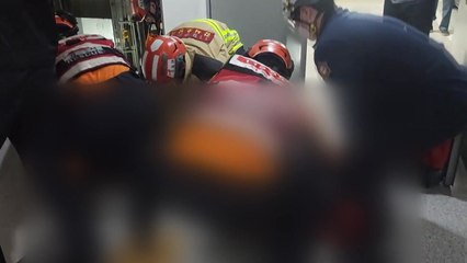 "승강기 갇힌 사람 구조하다가"...70대 관리인 추락사 / YTN