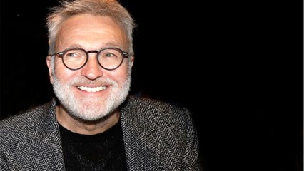 Voici - “Ça sert surtout aux artistes” : Laurent Ruquier tacle les personnalités qui participent aux Enfoirés