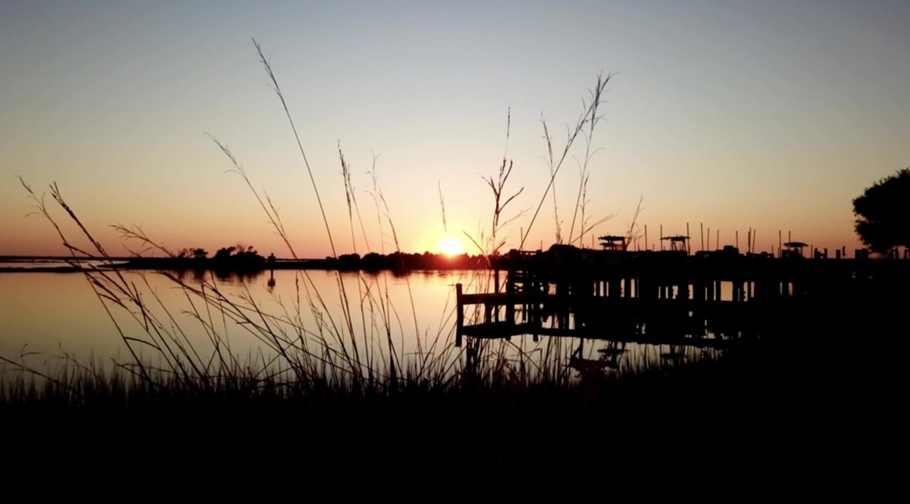 This Small Coastal Town in South Carolina Has Charleston-like Charm Without the Crowds