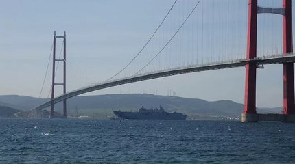 Скачать видео: TCG Anadolu gemisi Çanakkale Boğazı'ndan geçiş yaptı