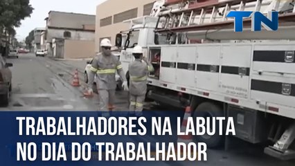 Trabalhadores na labuta no Dia do Trabalhador