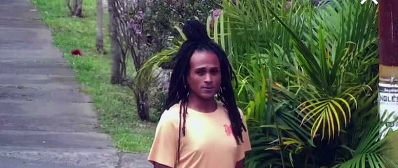 A plena luz del día atacan a hombre con machete