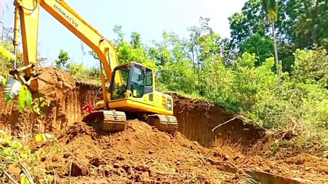 Komatsu PC 195 LC Excavator Excavation Returns to Work