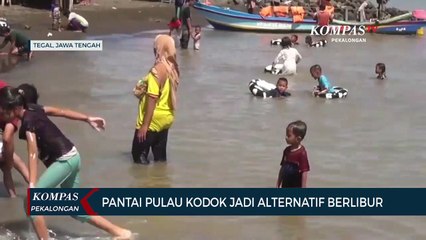 Pantai Pulau Kodok di Kota Tegal Ramai Dipadati Wisatawan