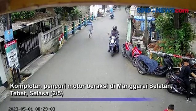 Heboh! Komplotan Maling Motor di Tebet Berpenampilan Rapi, Santai Beraksi Siang Bolong