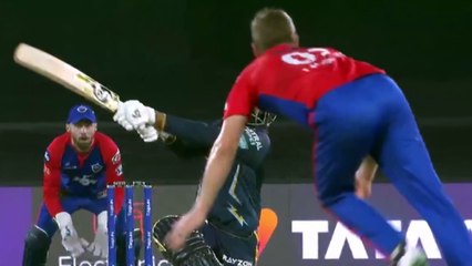 Emotional Rahul Tewatia sitting alone in Dugout after Gujarat lost match against Delhi Capitals