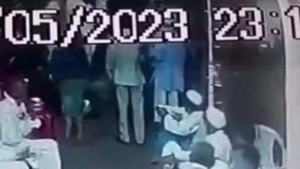 मुजफ्फरनगर: बसपा नेता की गुंडागर्दी ढोल बजाने वाले युवक को मारी लात, देखें वीडियो