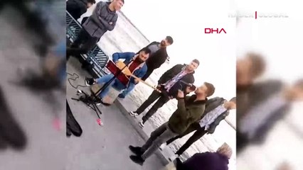 Kadıköy'de istediği türküyü çalmayınca bıçaklayıp denize attı: Geriye bu anlar kaldı!