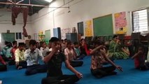 समर कैंप में सीख रहे योग ध्यान और प्रार्थना