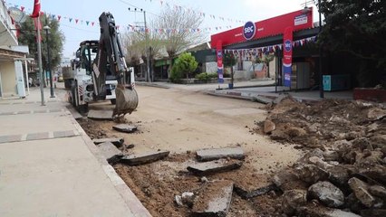 Menderes Belediyesi 44 Mahallede Yol ve Bakım Çalışmalarına Devam Ediyor