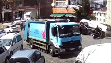 Vatandaşlar minibüsün altında kalan kadın için seferber oldu