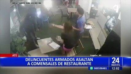 Ate: reportan violento robo en manada en restaurante