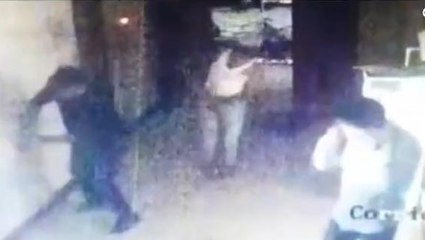 उज्जैन: टोल टैक्स में घुसकर की तोड़फोड़ और मारपीट,वीडियो हुआ वायरल