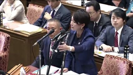 【国会】安倍「そんなに興奮しないで〜」山尾「笑うところではない（怒）」