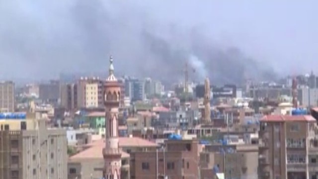 اشتباكات في محيط القصر الجمهوري بـ #الخرطوم.. و مصادر #العربية: الجيش السوداني يحاول التقدم نحو القصر الجمهوري و الدعم السريع يتصدى بمضادات الطيران #السودان