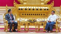 El canciller chino se reúne en Birmania con el jefe de la junta militar