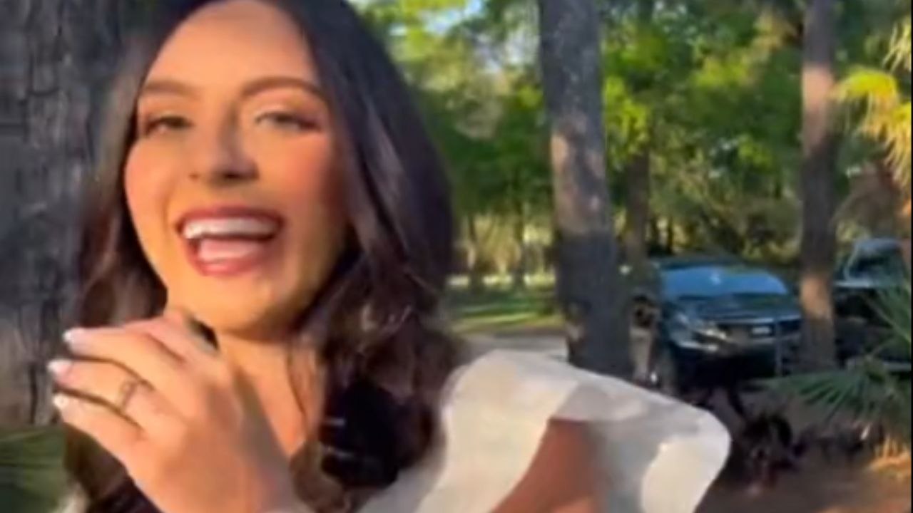 Girl is overwhelmed by the surprise wedding proposal setup planned by her BF & BFF