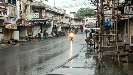 सुबह खिली तेज धूप, दोपहर में फिर बदला मौसम, हुई झमाझम बारिश