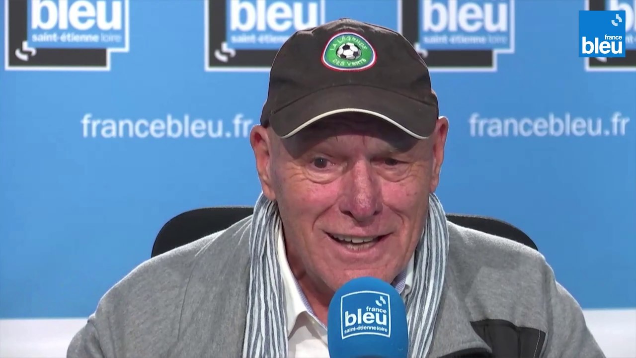 90 ans de l'AS Saint-Etienne - Extrait : les hymnes nationaux chantés avant le match des Verts à Simféropol face à Kiev