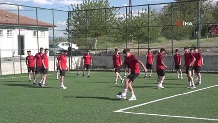 Depremde hayatını kaybeden antrenörleri için şampiyon olmak istiyorlar