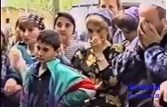 19-летний Рамзан Кадыров в кепке с автоматом. 1995