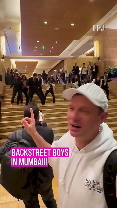 Backstreet Boys In Mumbai | Hotel Staff Welcome Them With A Stunning Dance Performance